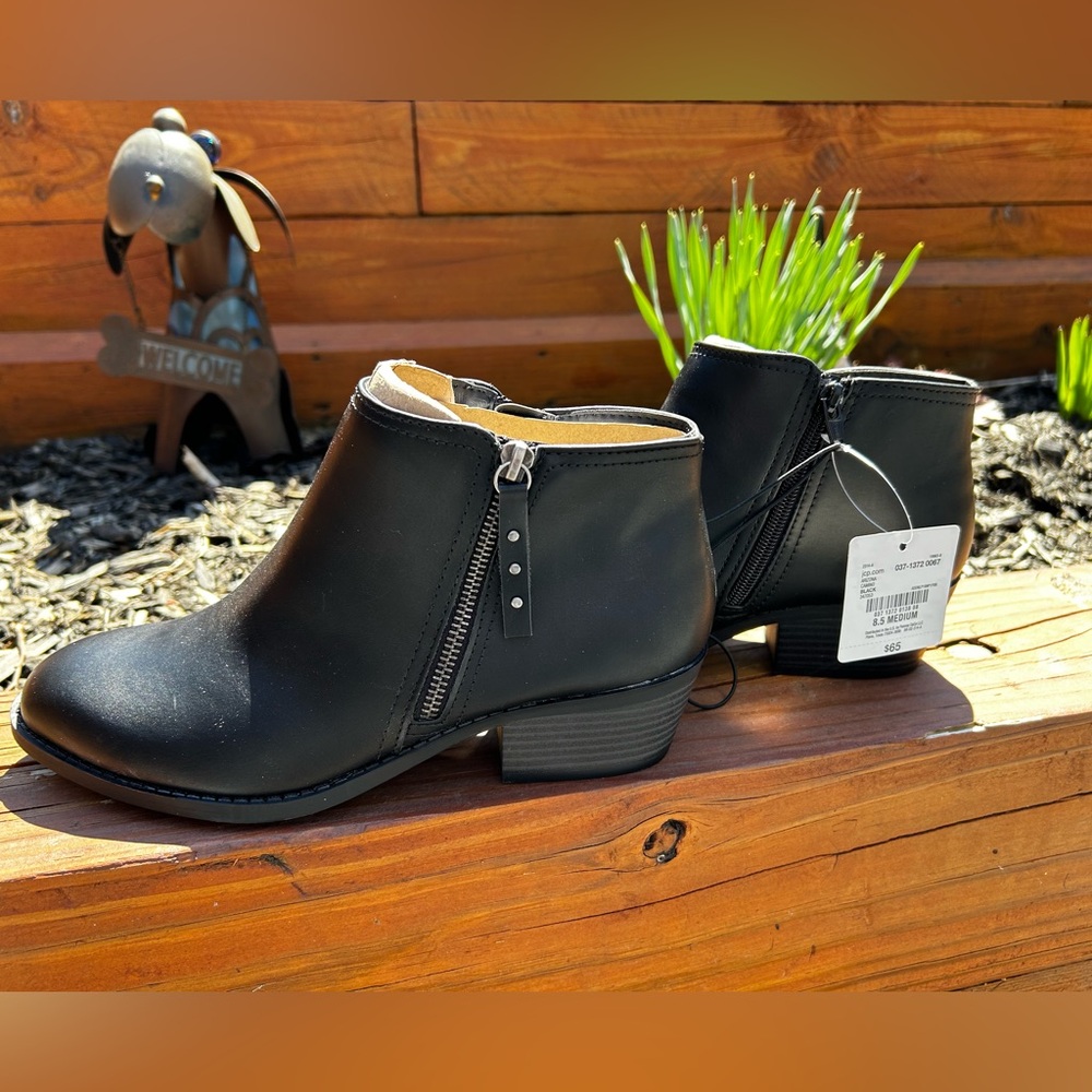 Ankle booties